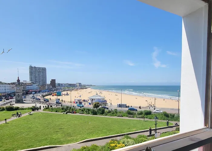Sunset Point Apts - North Shore Suite